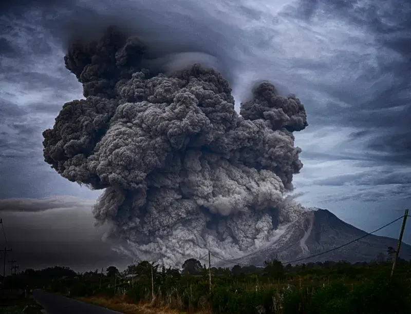 Cover Image for The Therapeutic Effects of Nature: Embracing the Power of Volcanoes and Ash Clouds