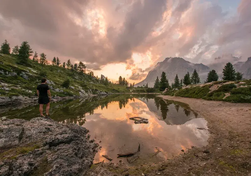 Cover Image for Finding Mindfulness in Nature: The Benefits of Outdoor Retreats