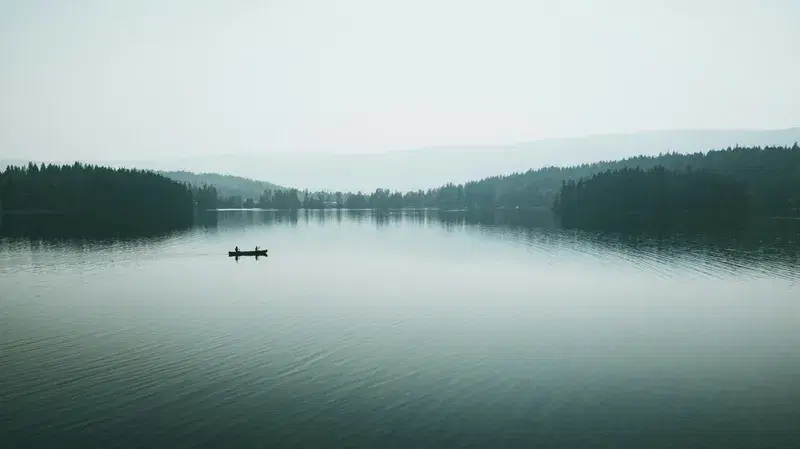 Cover Image for Finding Peace in Nature: Embracing Mindfulness by the Water