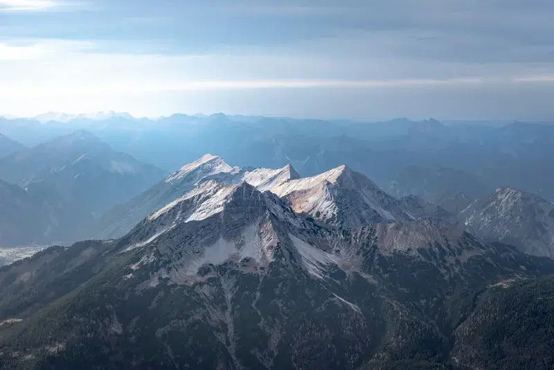 Cover Image for Finding Peace in Nature: The Wellness Benefits of Mountain Retreats